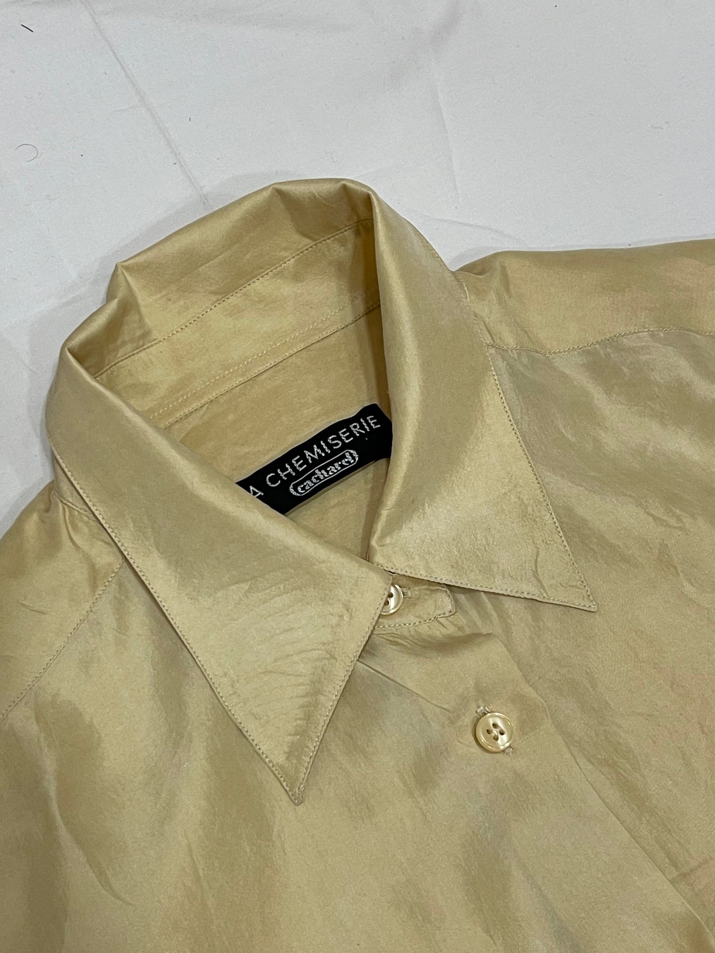 La chemiserie Gold Silk Shirt -